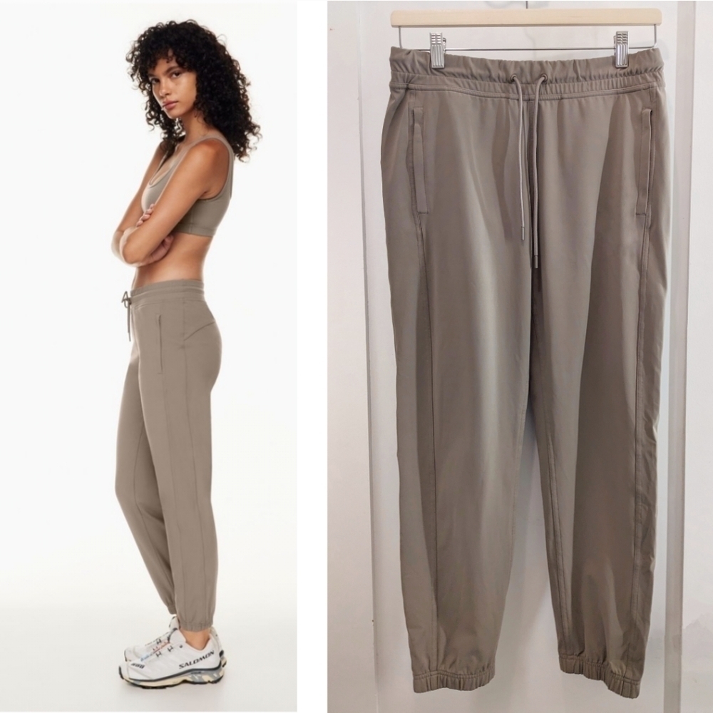 Aritzia TnAction | TnaSLICK™ Warm-Up Jogger